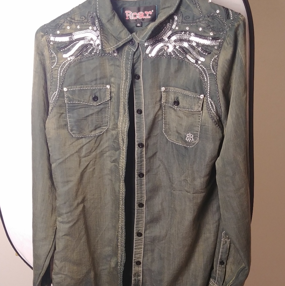 NWT roar green embellished button down